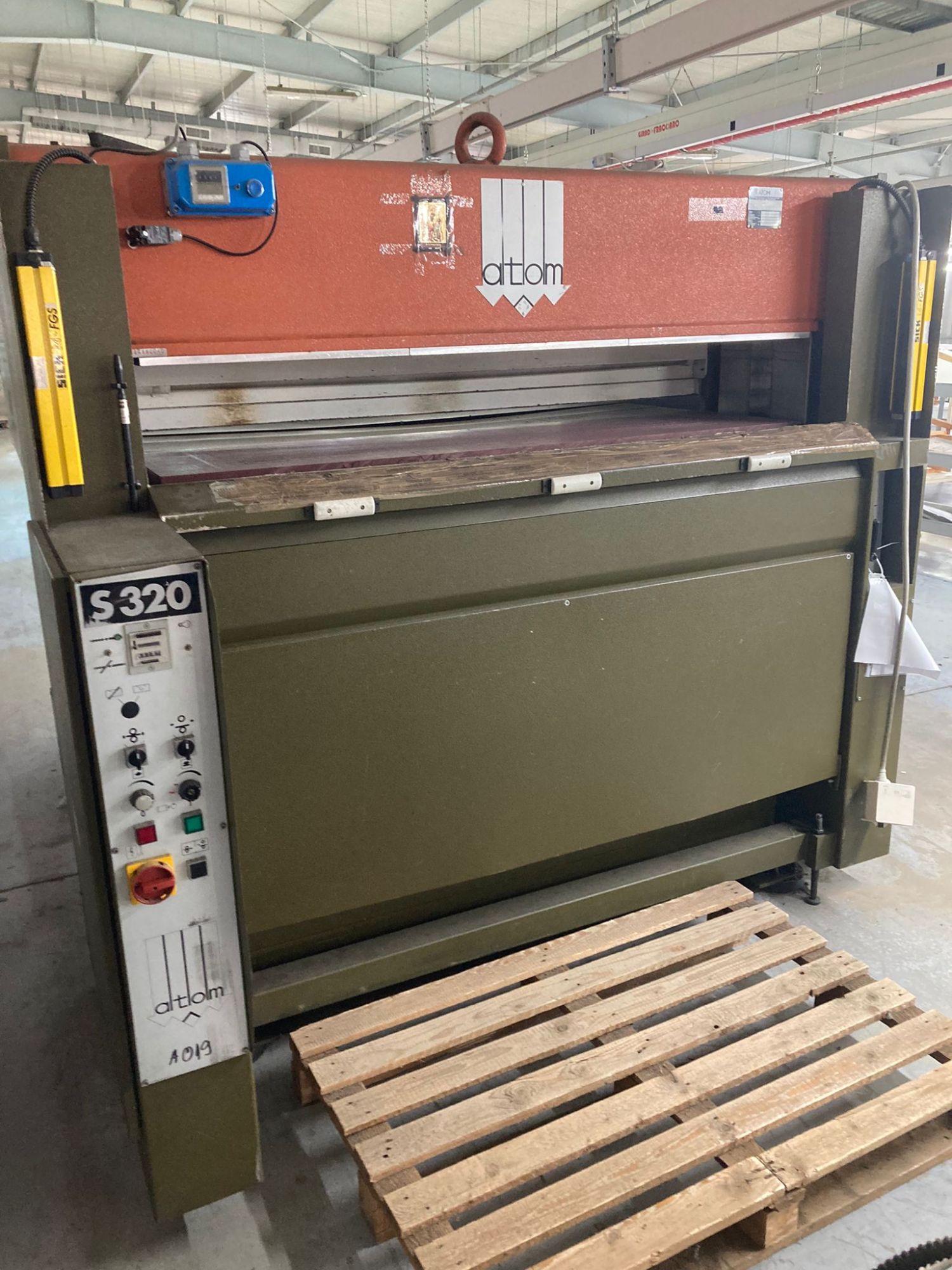 trancia-a-carrello-a-piano-battente-atom-s320