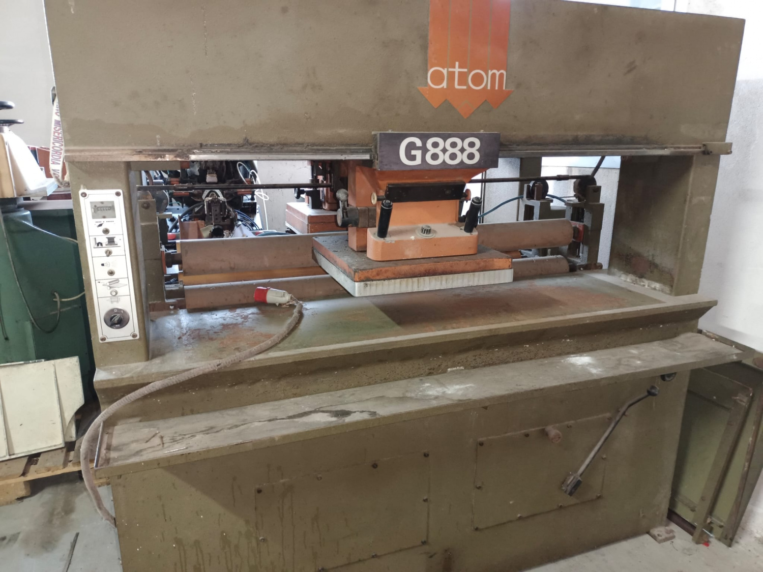 trancia-a-carrello-atom-g888